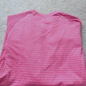 LULULEMON SIZE 6 SWIFTLY LONG SLEEVE IN PRETTY PINK STRIPED